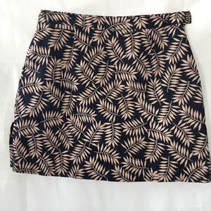 Allyson Whitmore golf tennis shorts skirt beige black size 10p